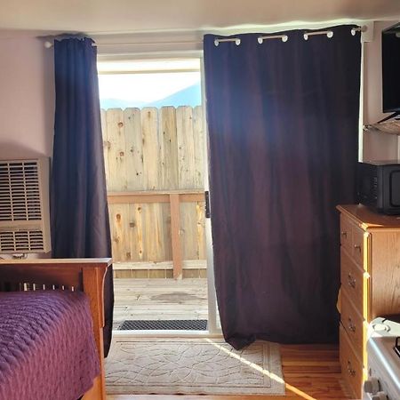 Angel Cottage With A Sauna Or The Cozy With A Jacuzzi Tub, Both Are Studios With A View Of Mount Shasta Kültér fotó