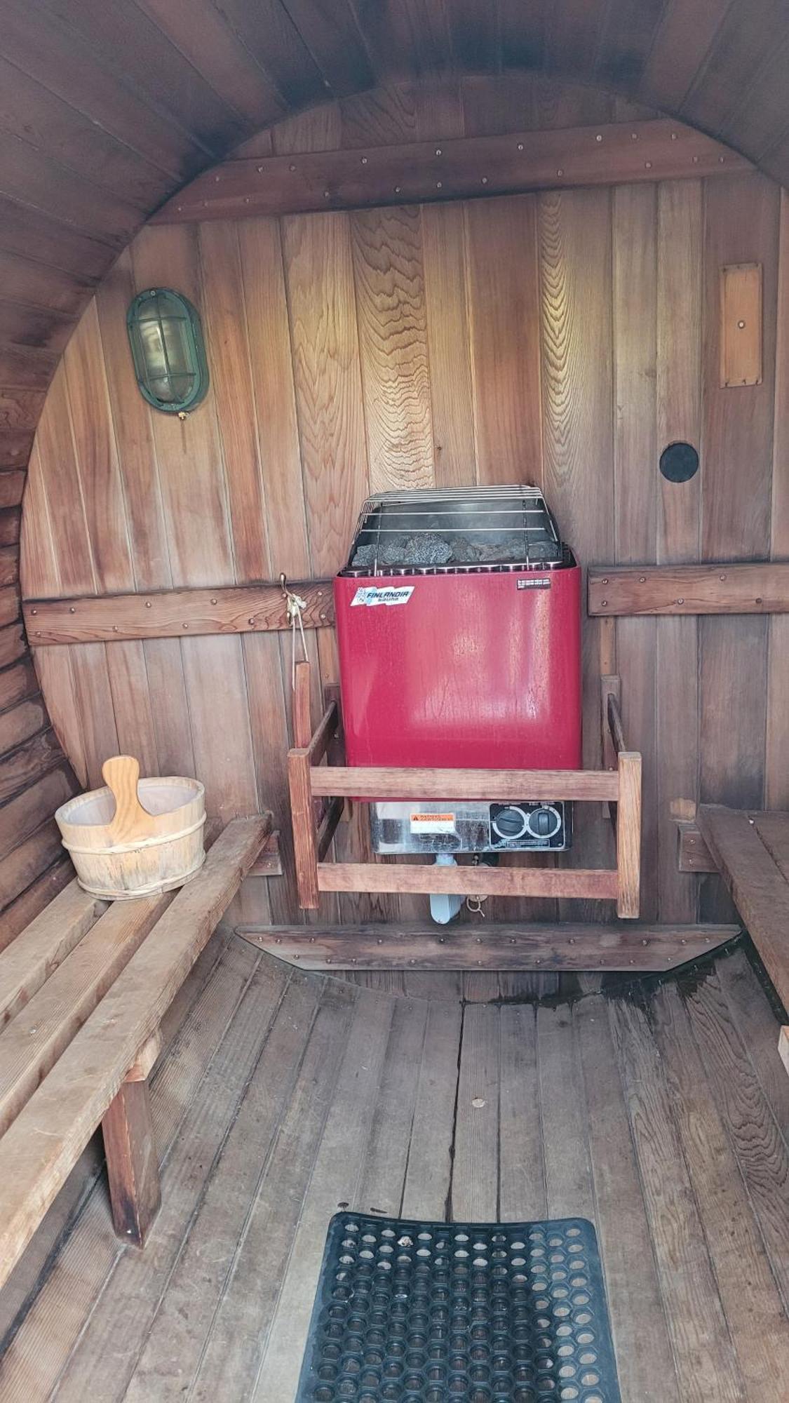 Angel Cottage With A Sauna Or The Cozy With A Jacuzzi Tub, Both Are Studios With A View Of Mount Shasta Szoba fotó